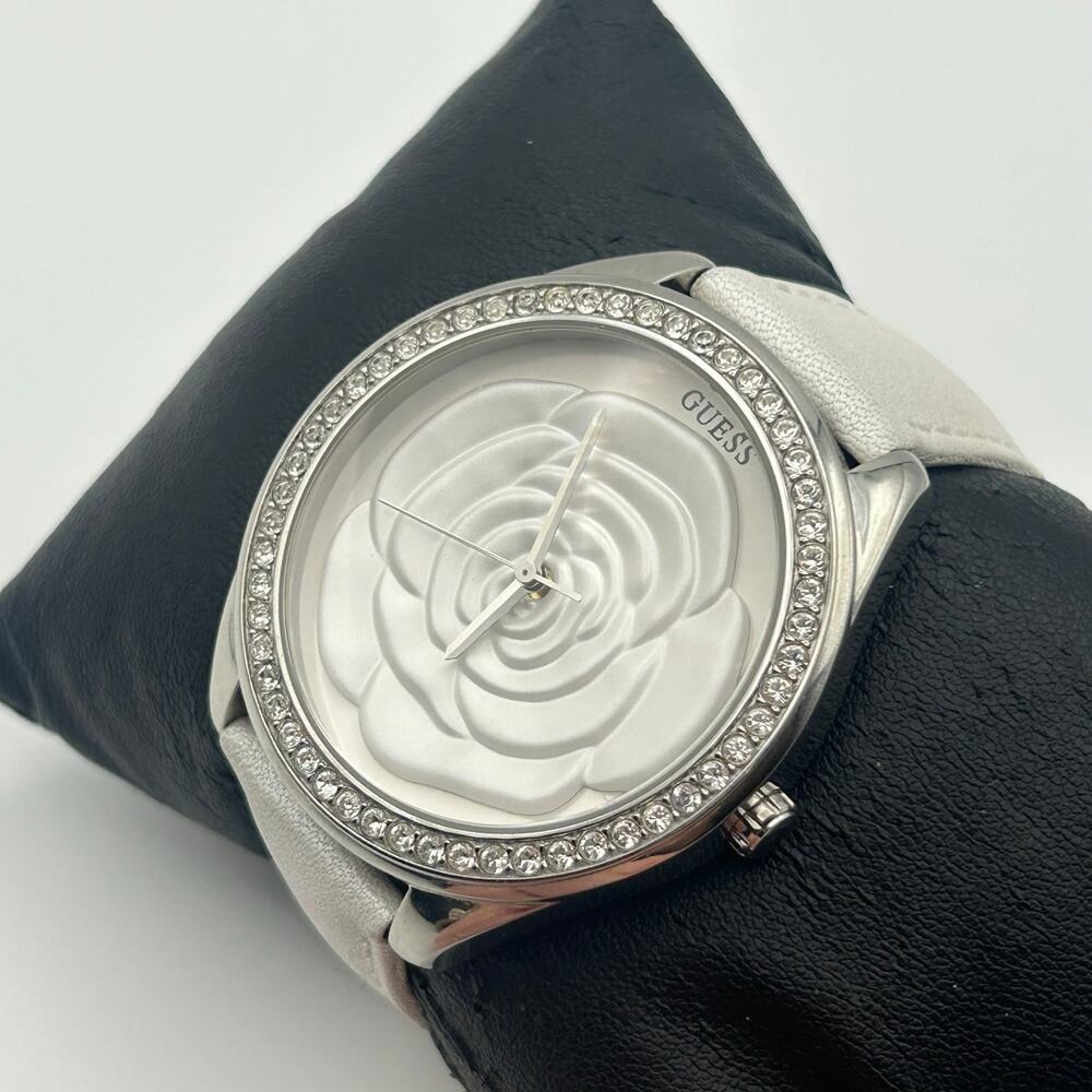 Guess Rosette Silver Crystals White Leather Women’s Watch Working New Battery - Picture 2 of 8